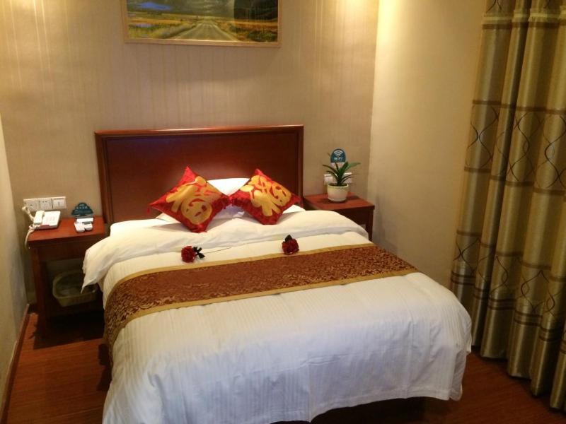 GreenTree Inn JiangSu SuQian YiWu Business Center FuKang Avenue Express Hotel Bagian luar foto