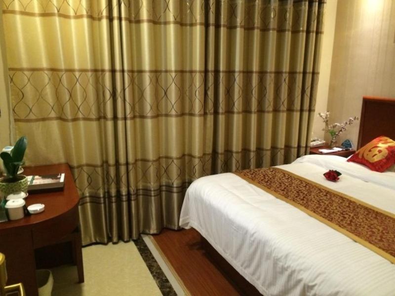 GreenTree Inn JiangSu SuQian YiWu Business Center FuKang Avenue Express Hotel Bagian luar foto